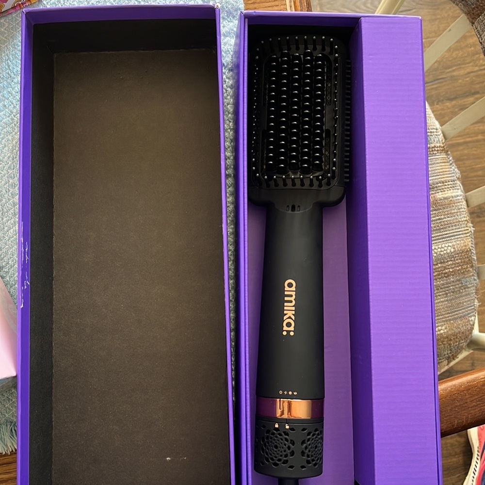 Amika hair dryer
